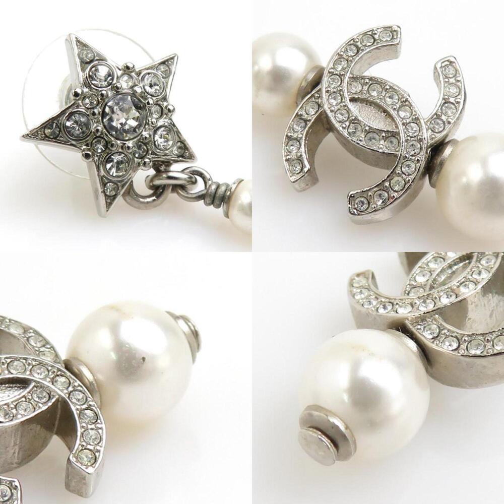 CHANEL Authentic White Pearl Earrings - Picture 4 of 5